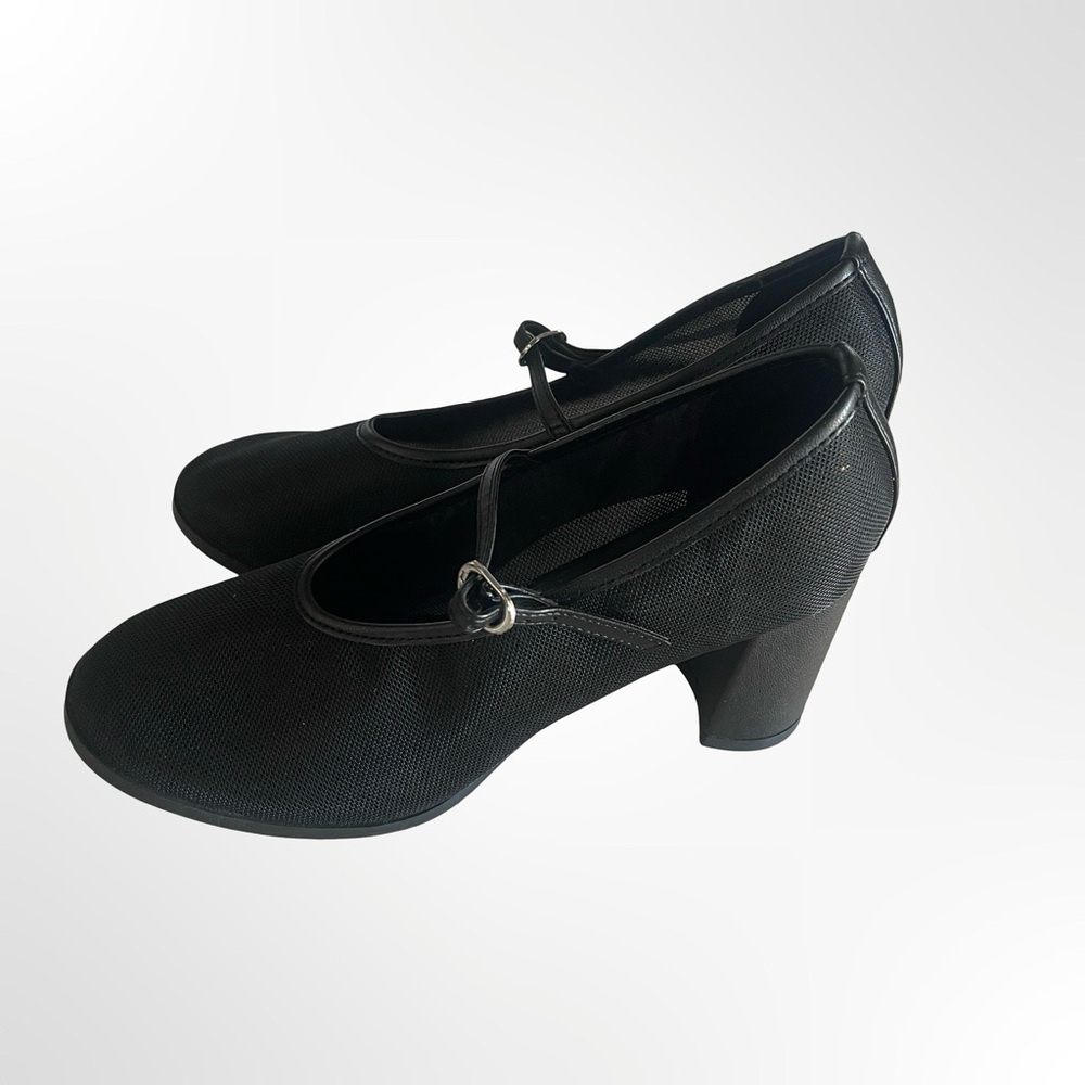 Scoop Black Mary Jane Block Heel Pumps with Adjustable Strap - Picture 3 of 8